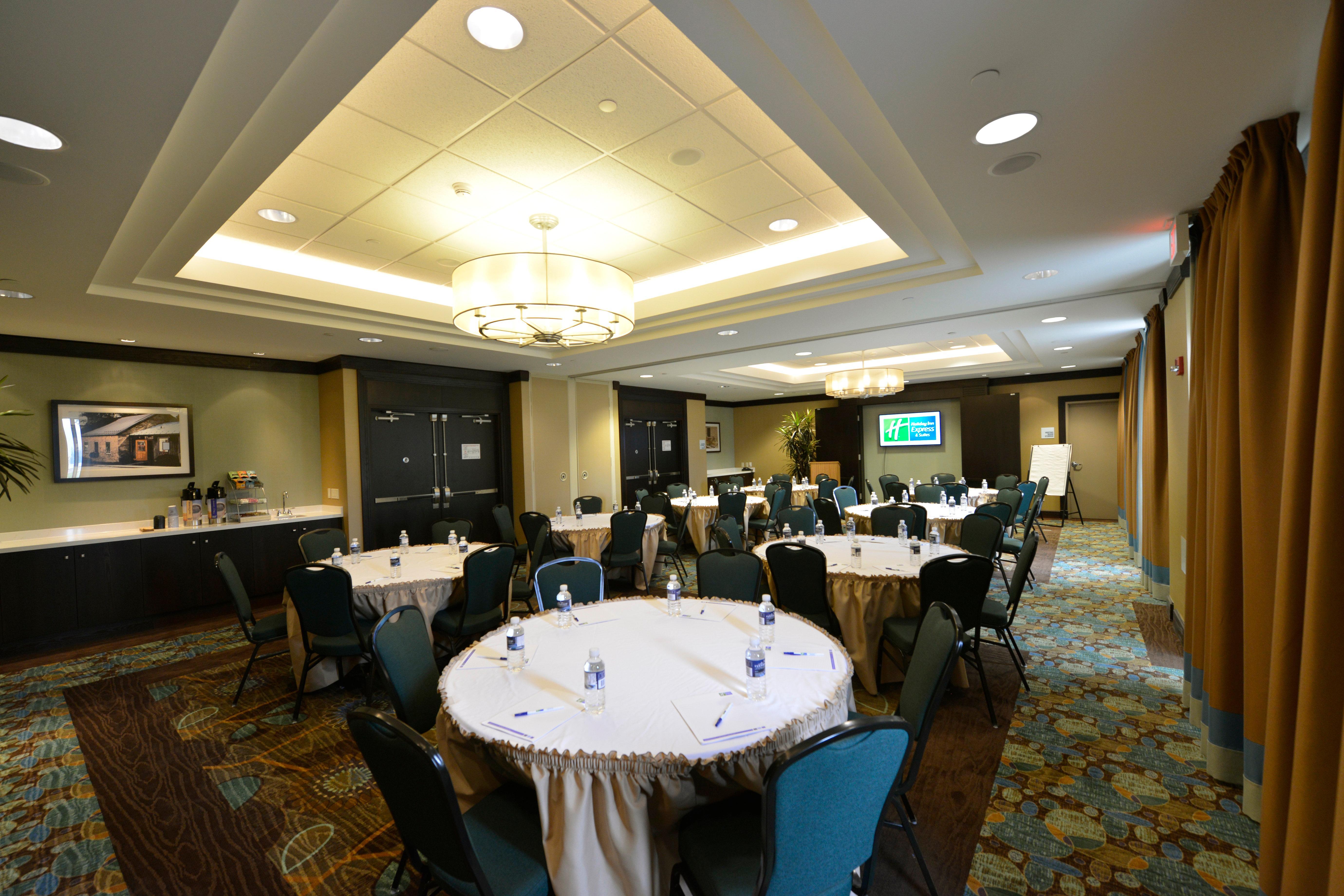 Holiday Inn Express Hotel & Suites Waterloo - St. Jacobs Area By Ihg Εξωτερικό φωτογραφία